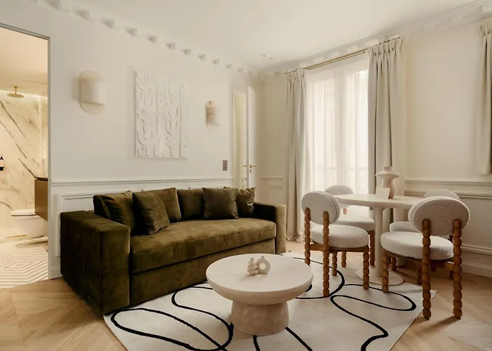Leon Hotel Parijs